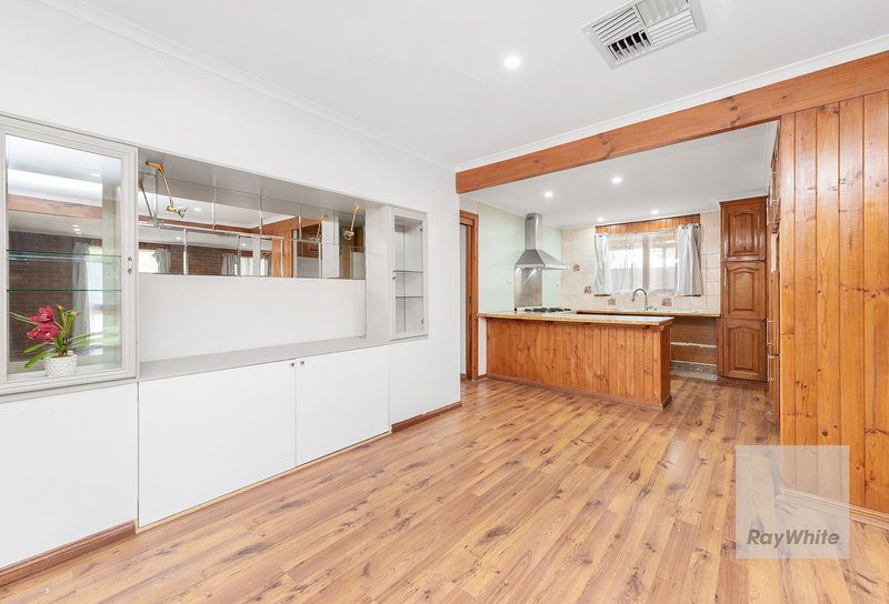Photo - 11 Boston Crescent, Keilor Downs VIC 3038 - Image 4
