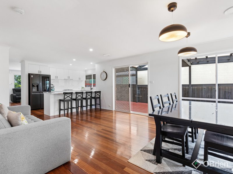 Photo - 11 Boston Place, Hoppers Crossing VIC 3029 - Image 2