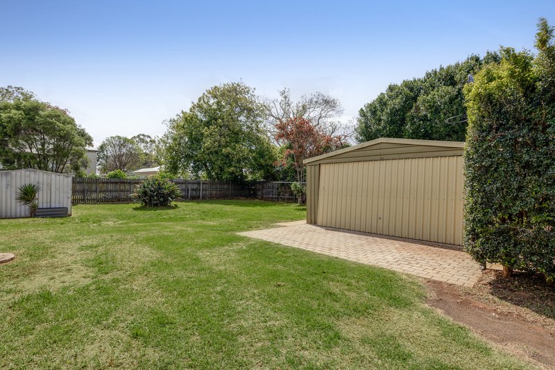 Photo - 11 Bothwell Street, Newtown QLD 4350 - Image 15