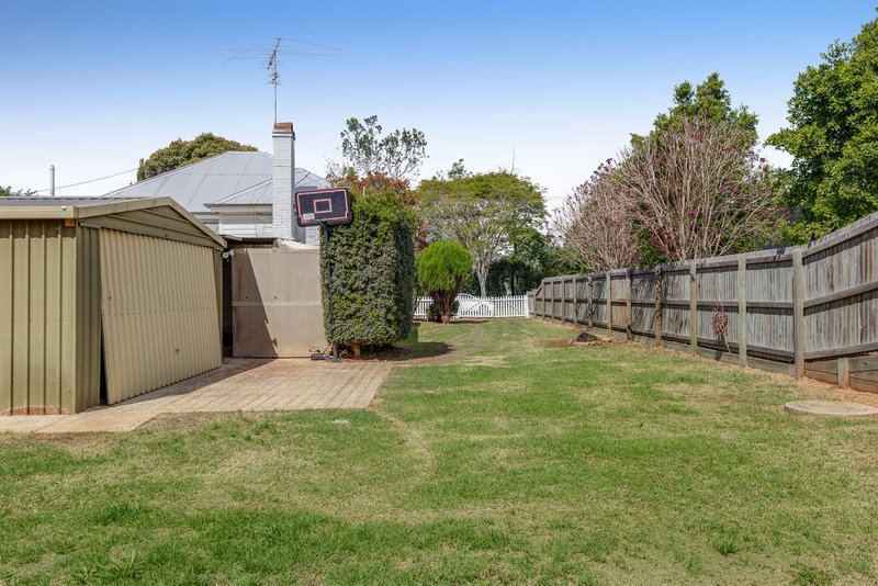 Photo - 11 Bothwell Street, Newtown QLD 4350 - Image 16