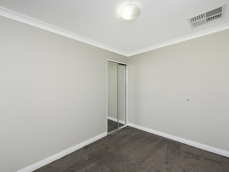 Photo - 11 Bottlebrush Drive, Thornlie WA 6108 - Image 18