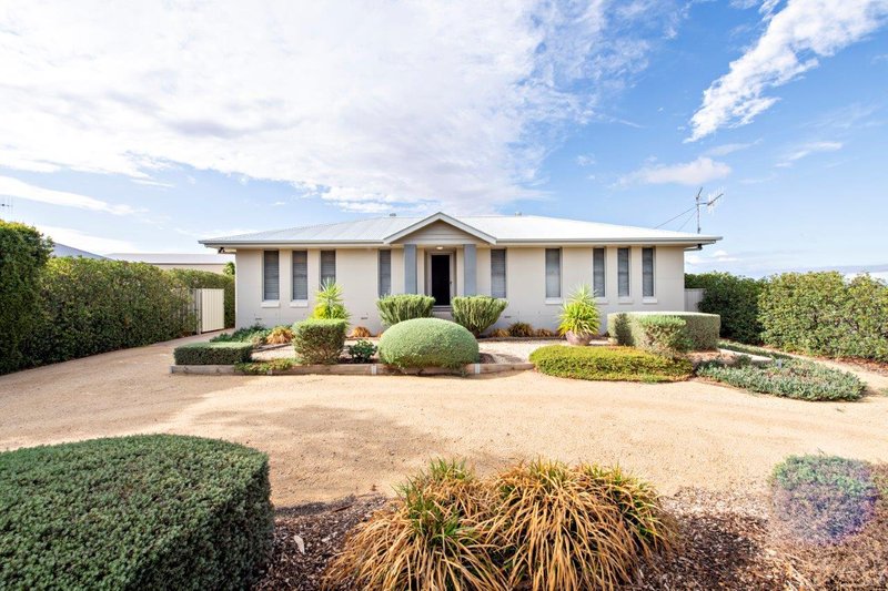 11 Bowden Fletcher Drive, Narromine NSW 2821