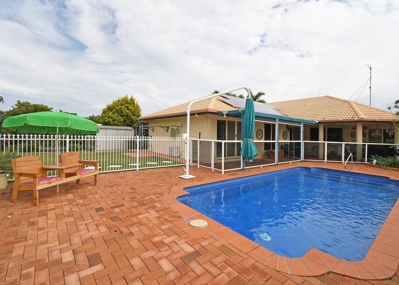 Photo - 11 Bowerbird Avenue, Eli Waters QLD 4655 - Image 4