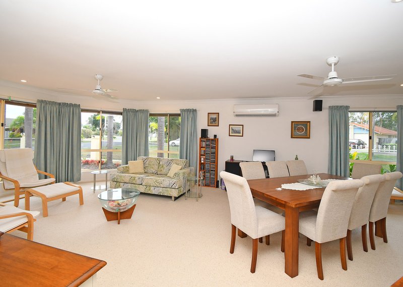 Photo - 11 Bowerbird Avenue, Eli Waters QLD 4655 - Image 6