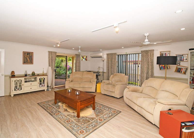 Photo - 11 Bowerbird Avenue, Eli Waters QLD 4655 - Image 8