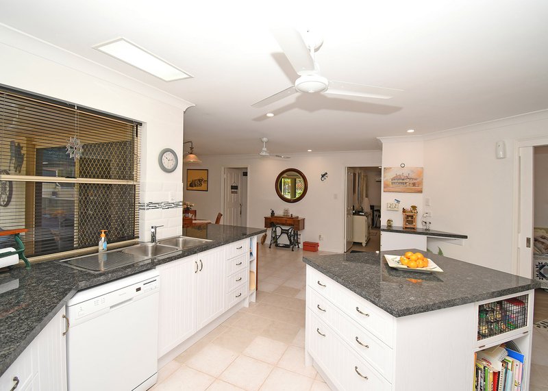 Photo - 11 Bowerbird Avenue, Eli Waters QLD 4655 - Image 12