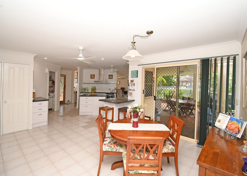 Photo - 11 Bowerbird Avenue, Eli Waters QLD 4655 - Image 16