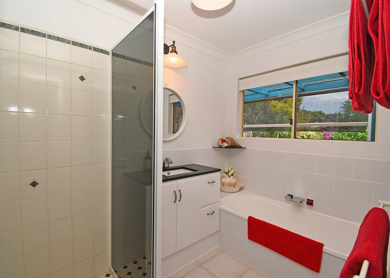 Photo - 11 Bowerbird Avenue, Eli Waters QLD 4655 - Image 24