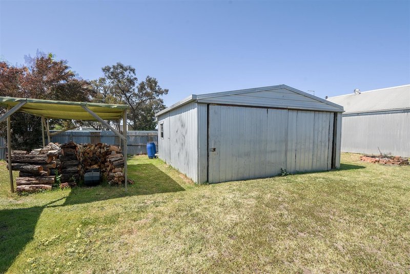 Photo - 11 Bowman Street, Warracknabeal VIC 3393 - Image 2