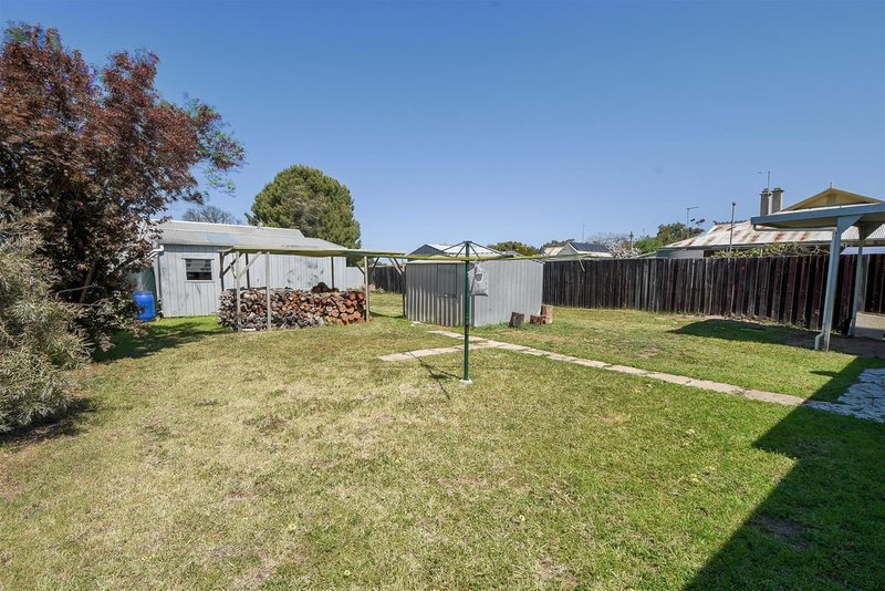 Photo - 11 Bowman Street, Warracknabeal VIC 3393 - Image 10