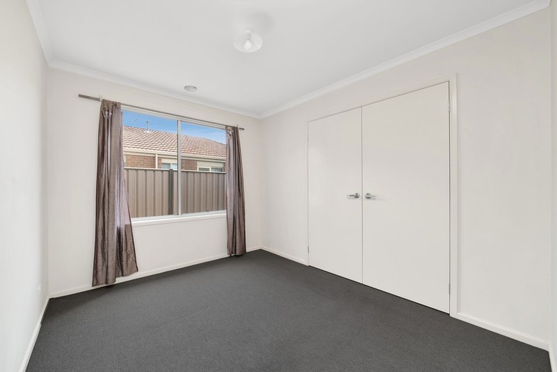 Photo - 11 Bradman Drive, Tarneit VIC 3029 - Image 6