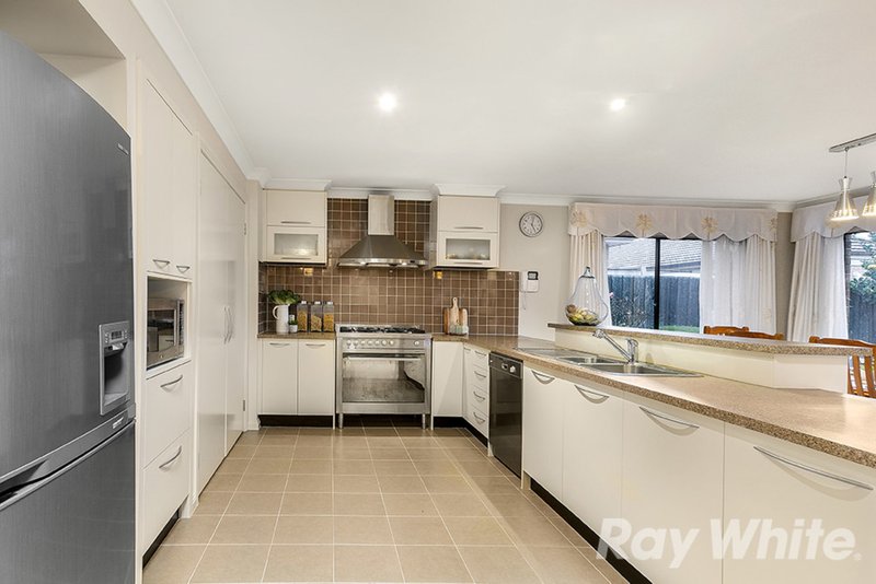 Photo - 11 Braeburn Parade, Rowville VIC 3178 - Image 2