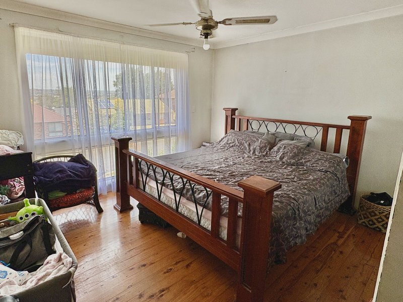 Photo - 11 Braemar Avenue, St Andrews NSW 2566 - Image 4