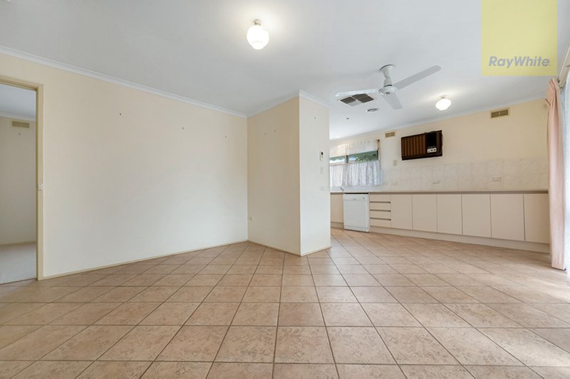 Photo - 11 Brampton Close, Craigieburn VIC 3064 - Image 5