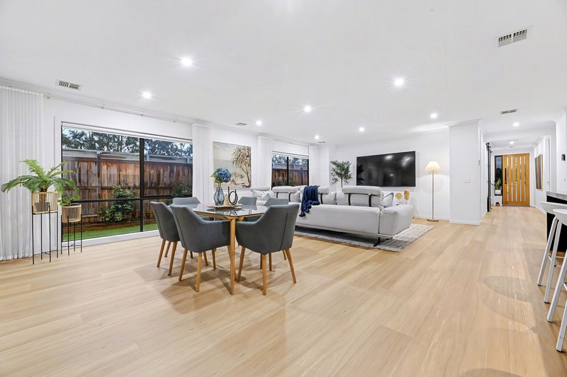 Photo - 11 Bremer Circuit, Keysborough VIC 3173 - Image 4
