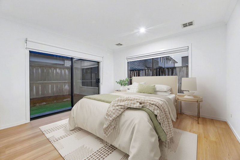 Photo - 11 Bremer Circuit, Keysborough VIC 3173 - Image 8