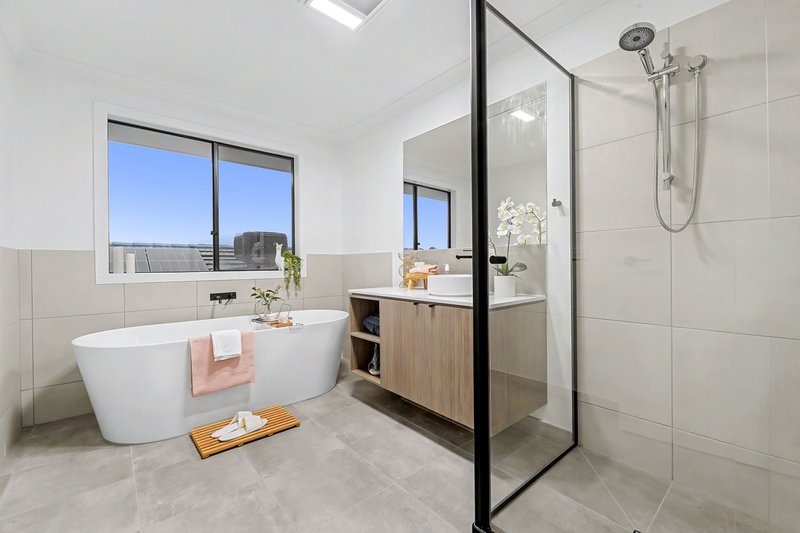 Photo - 11 Bremer Circuit, Keysborough VIC 3173 - Image 14
