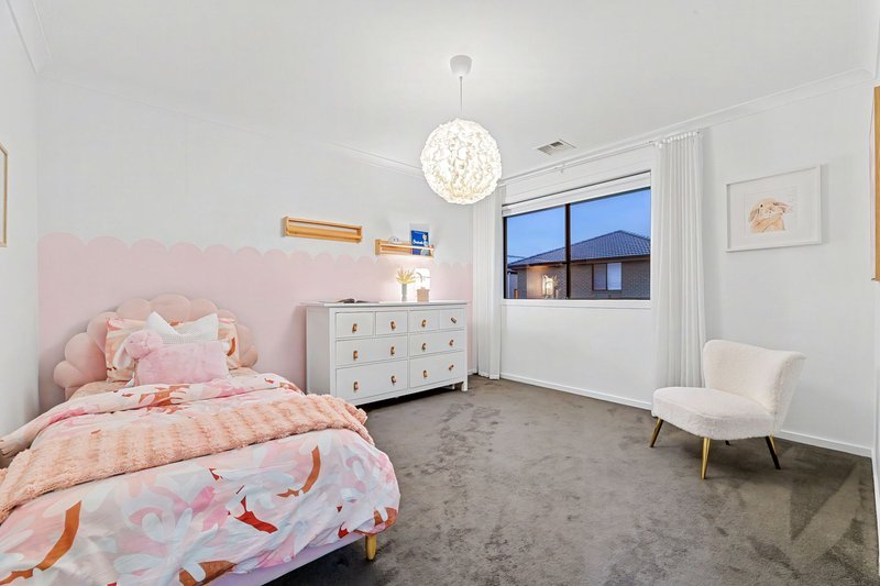 Photo - 11 Bremer Circuit, Keysborough VIC 3173 - Image 15