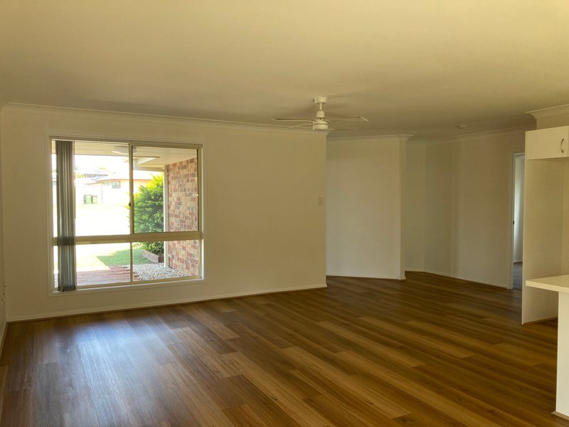 Photo - 11 Brendan Court, Deception Bay QLD 4508 - Image 4
