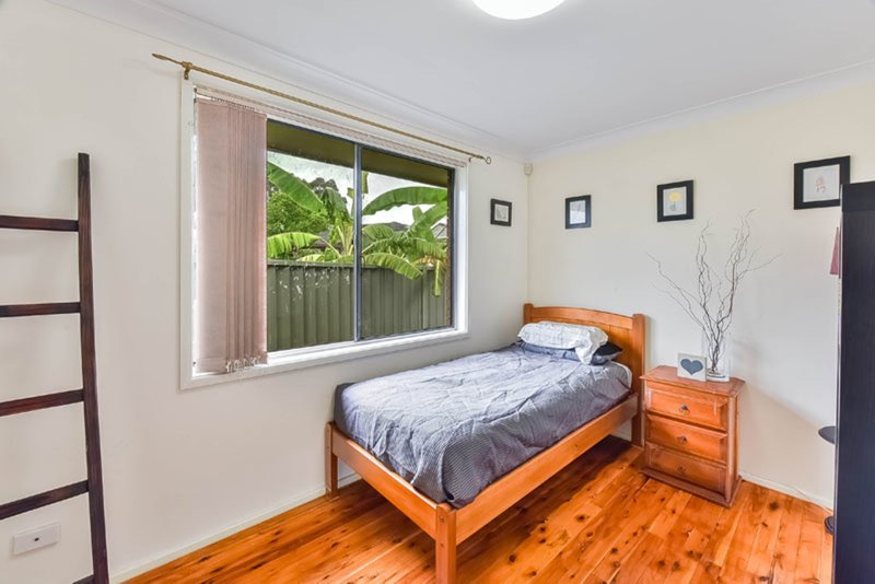 Photo - 11 Brennan Place, Minto NSW 2566 - Image 6