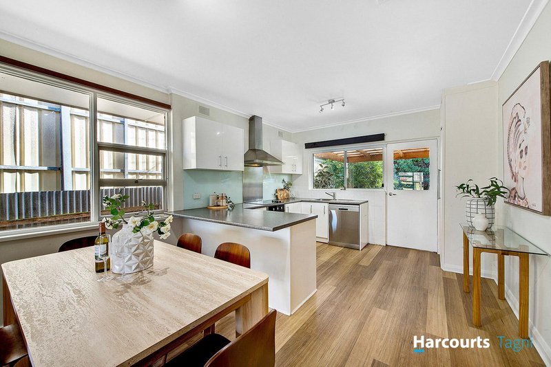 Photo - 11 Brian Terrace, Morphett Vale SA 5162 - Image 4