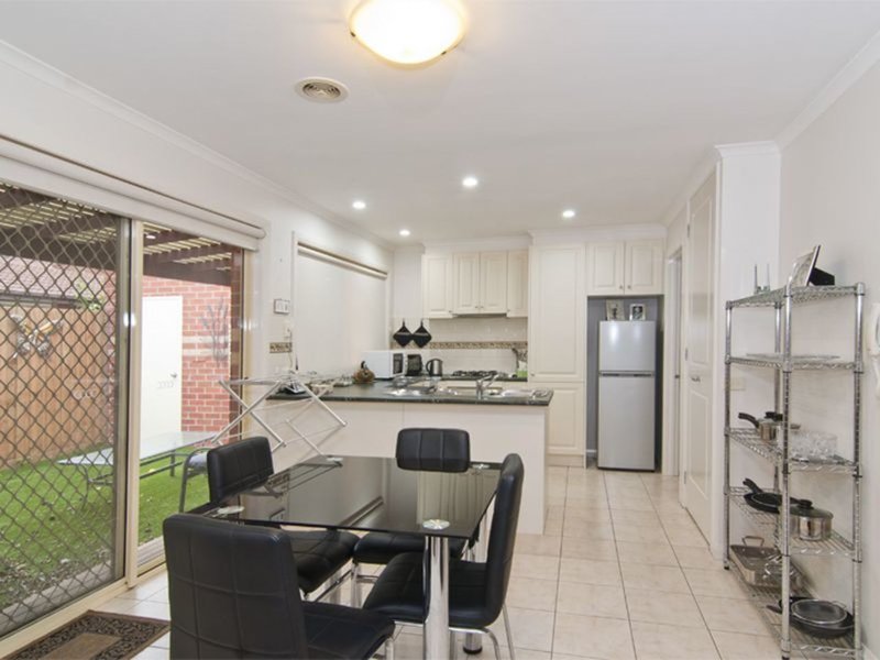 Photo - 1/1 Briggs Crescent, Noble Park VIC 3174 - Image 3