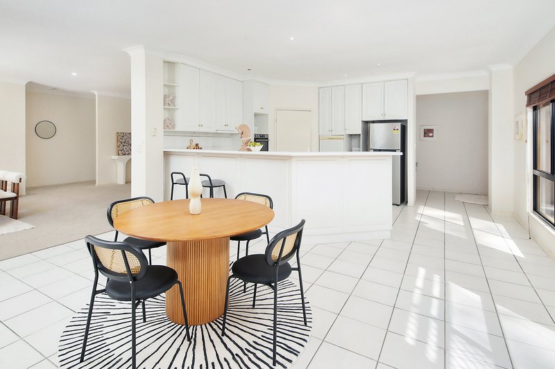 Photo - 11 Brighton Parade, Forest Lake QLD 4078 - Image 17