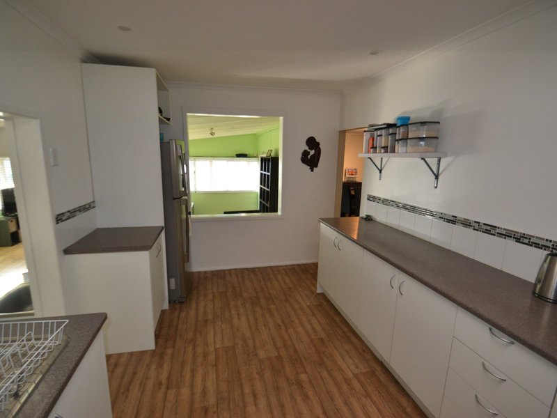 Photo - 11 Brisbane St , Bowen QLD 4805 - Image 13