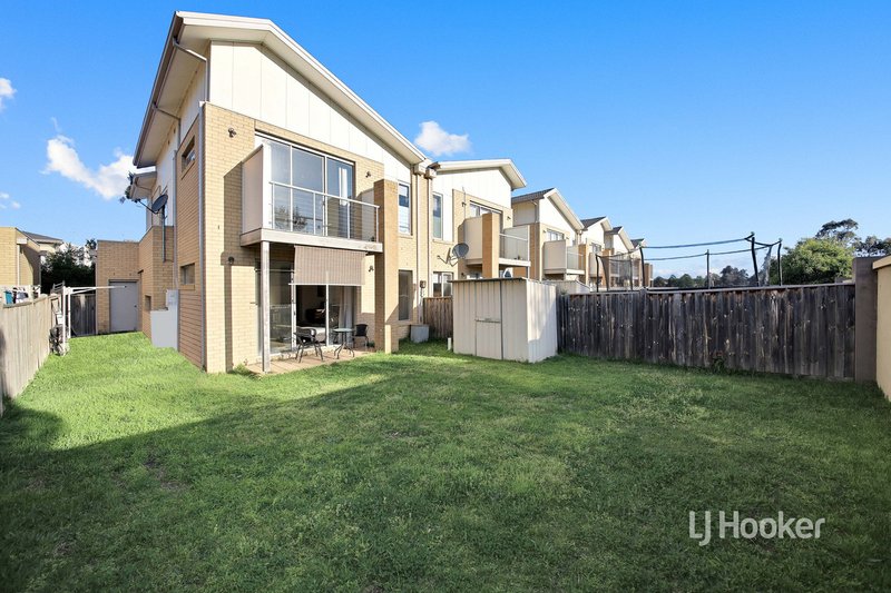 Photo - 11 Broadbeach Circuit, Sanctuary Lakes VIC 3030 - Image 20