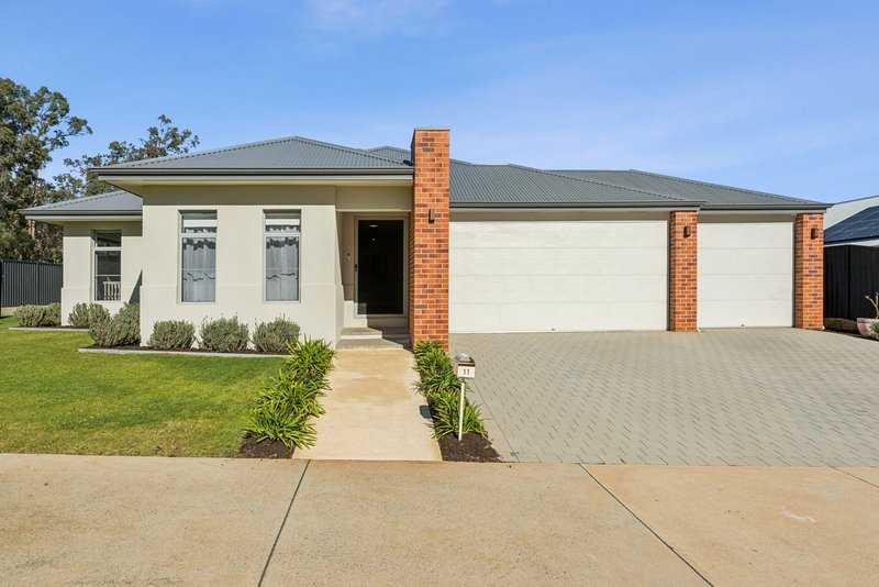 Photo - 11 Broadmeadows Drive, Bushmead WA 6055 - Image 2