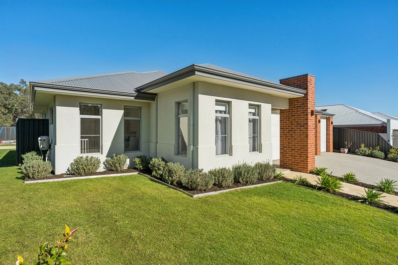 Photo - 11 Broadmeadows Drive, Bushmead WA 6055 - Image 3