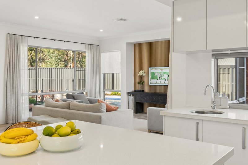 Photo - 11 Broadmeadows Drive, Bushmead WA 6055 - Image 6