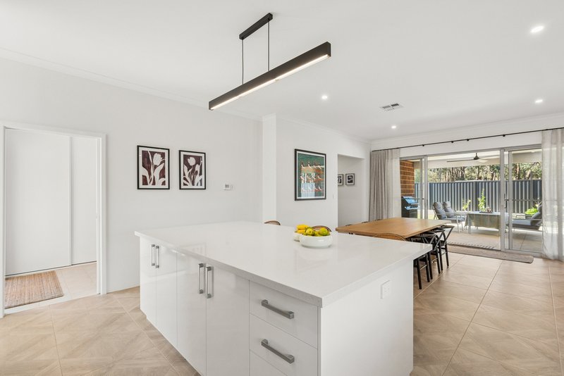 Photo - 11 Broadmeadows Drive, Bushmead WA 6055 - Image 7