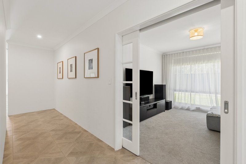 Photo - 11 Broadmeadows Drive, Bushmead WA 6055 - Image 15