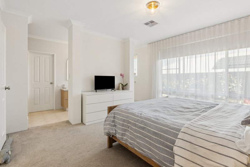 Photo - 11 Broadmeadows Drive, Bushmead WA 6055 - Image 17