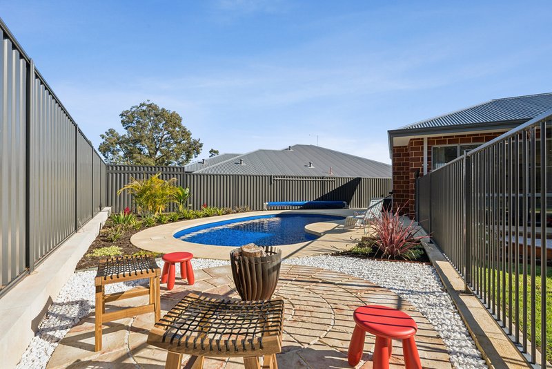 Photo - 11 Broadmeadows Drive, Bushmead WA 6055 - Image 32