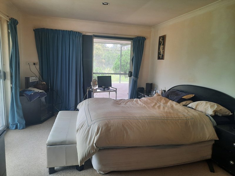 Photo - 11 Broadmeadows Rd , Gin Gin QLD 4671 - Image 6