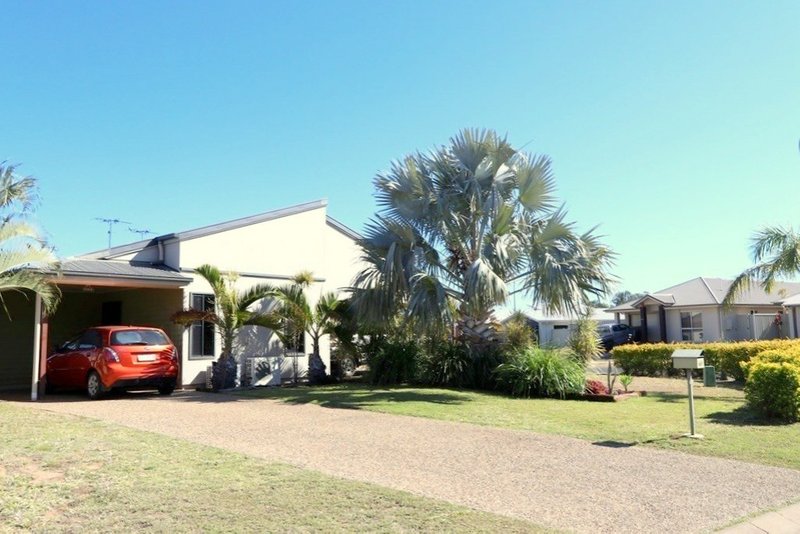 Photo - 11 Brokenwood Street, Emerald QLD 4720 - Image 2