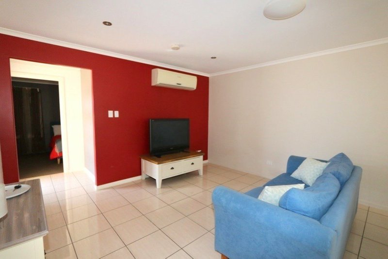 Photo - 11 Brokenwood Street, Emerald QLD 4720 - Image 16