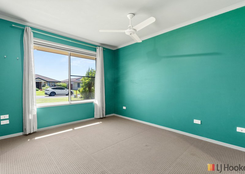 Photo - 11 Bronton Way, Point Vernon QLD 4655 - Image 10
