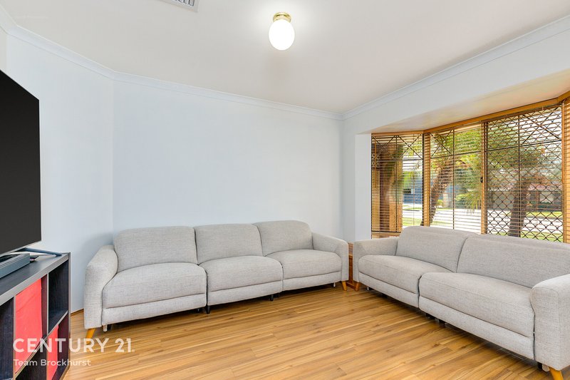 Photo - 11 Bronzewing Street, Huntingdale WA 6110 - Image 6