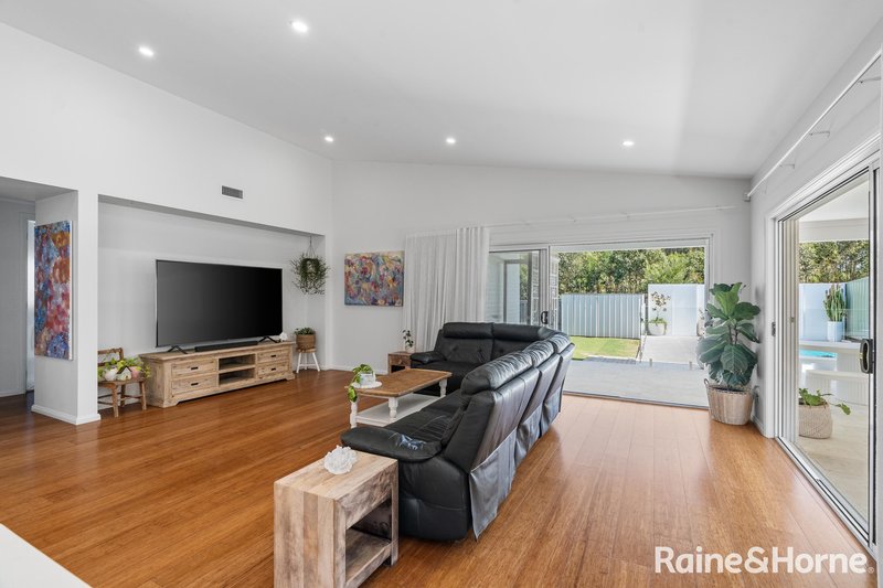 Photo - 11 Brookwater Crescent, Mollymook Beach NSW 2539 - Image 9