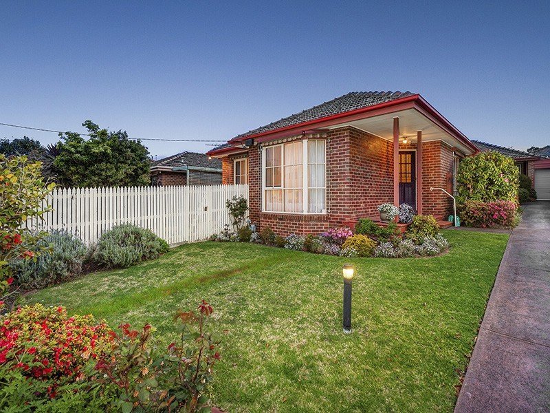 Photo - 1/1 Bruce Street, Mount Waverley VIC 3149 - Image 1
