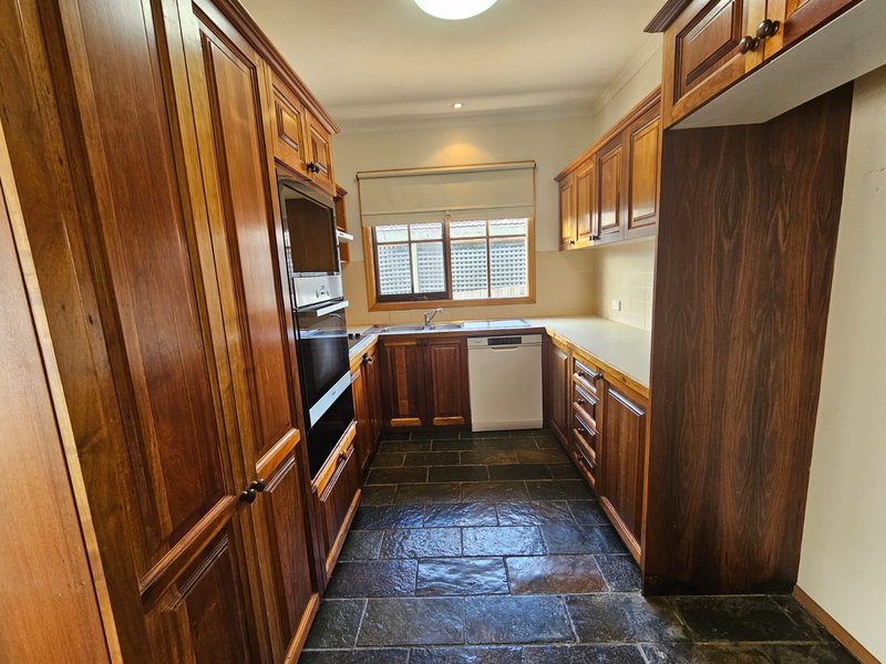 Photo - 1/1 Bruce Street, Mount Waverley VIC 3149 - Image 2