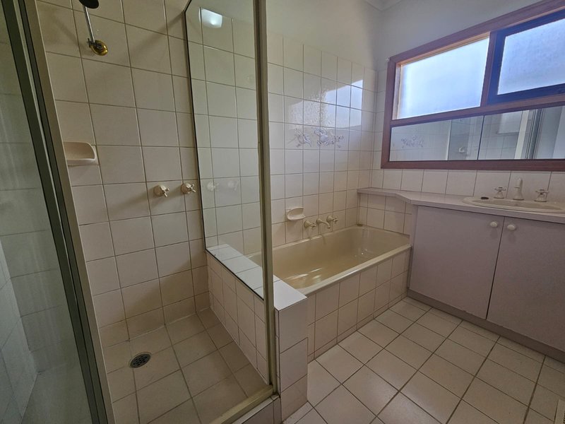 Photo - 1/1 Bruce Street, Mount Waverley VIC 3149 - Image 6