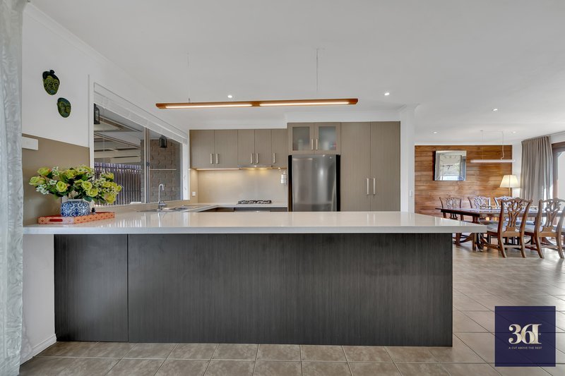 Photo - 11 Buckhurst Way, Hoppers Crossing VIC 3029 - Image 12