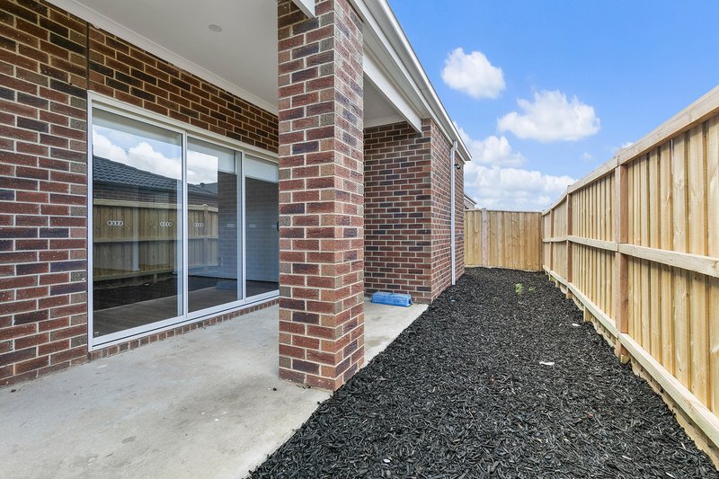 Photo - 11 Bulbine Place, Beveridge VIC 3753 - Image 6