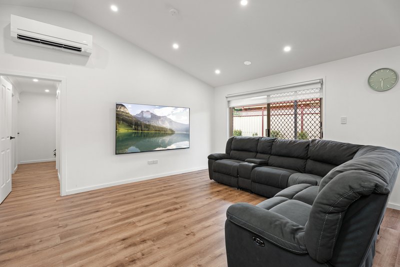 Photo - 11 Bulu Drive, Glenmore Park NSW 2745 - Image 4