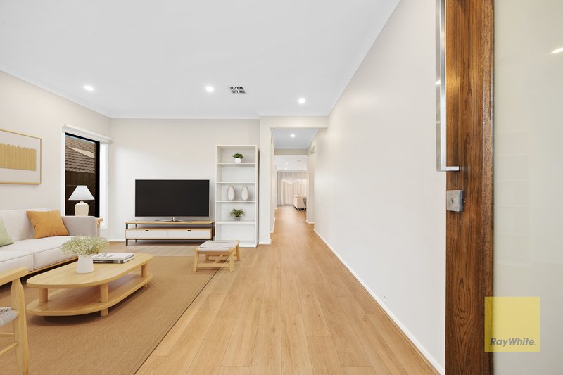 Photo - 11 Burbidge Street, Truganina VIC 3029 - Image 5