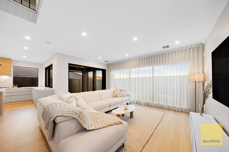 Photo - 11 Burbidge Street, Truganina VIC 3029 - Image 14